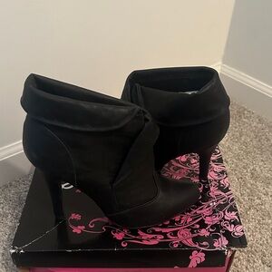 Qupid Black Heeled Ankle Boots